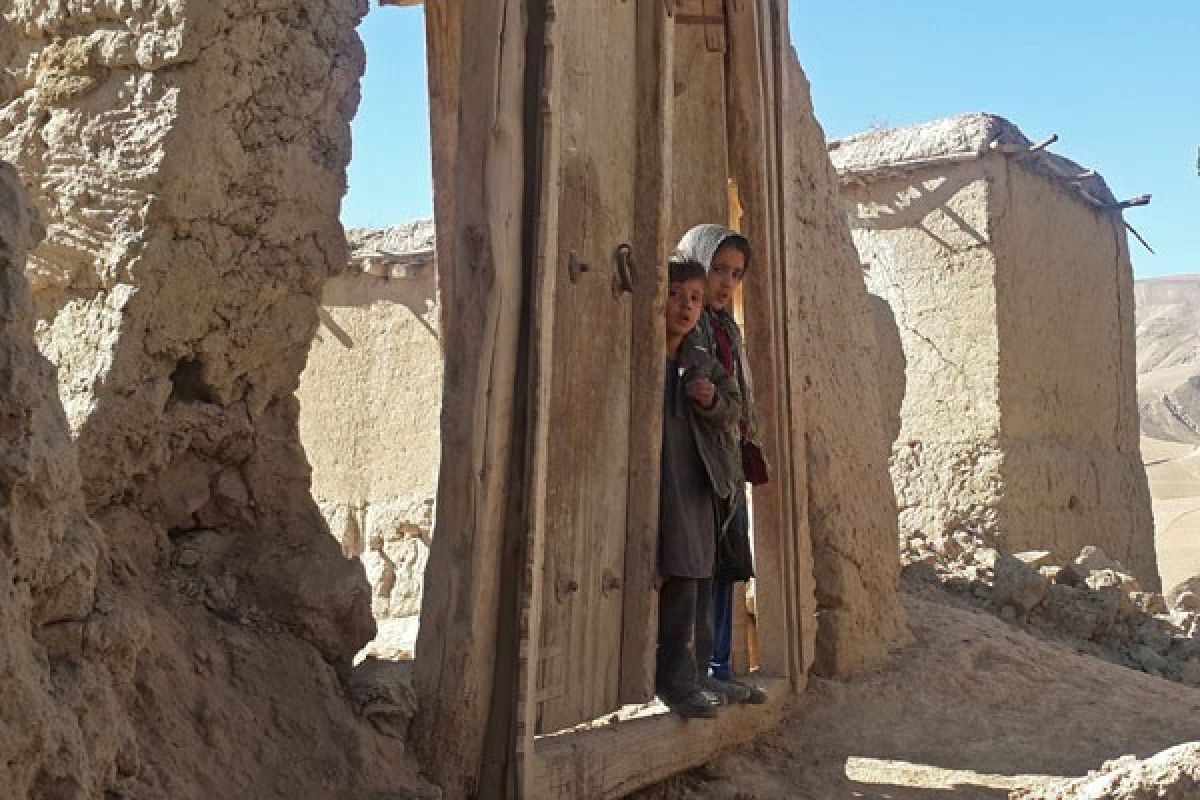 Orang bersenjata bakar sekolah putri di Afghanistan Utara