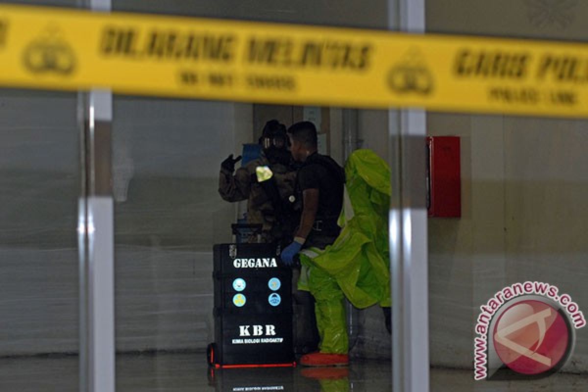 Tas hitam di Bank CIMB Tanjungpinang dicurigai berisi bom