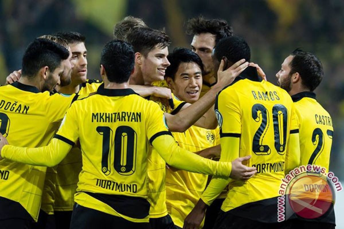 Dortmund dekati Bayern berkat dua gol Reus