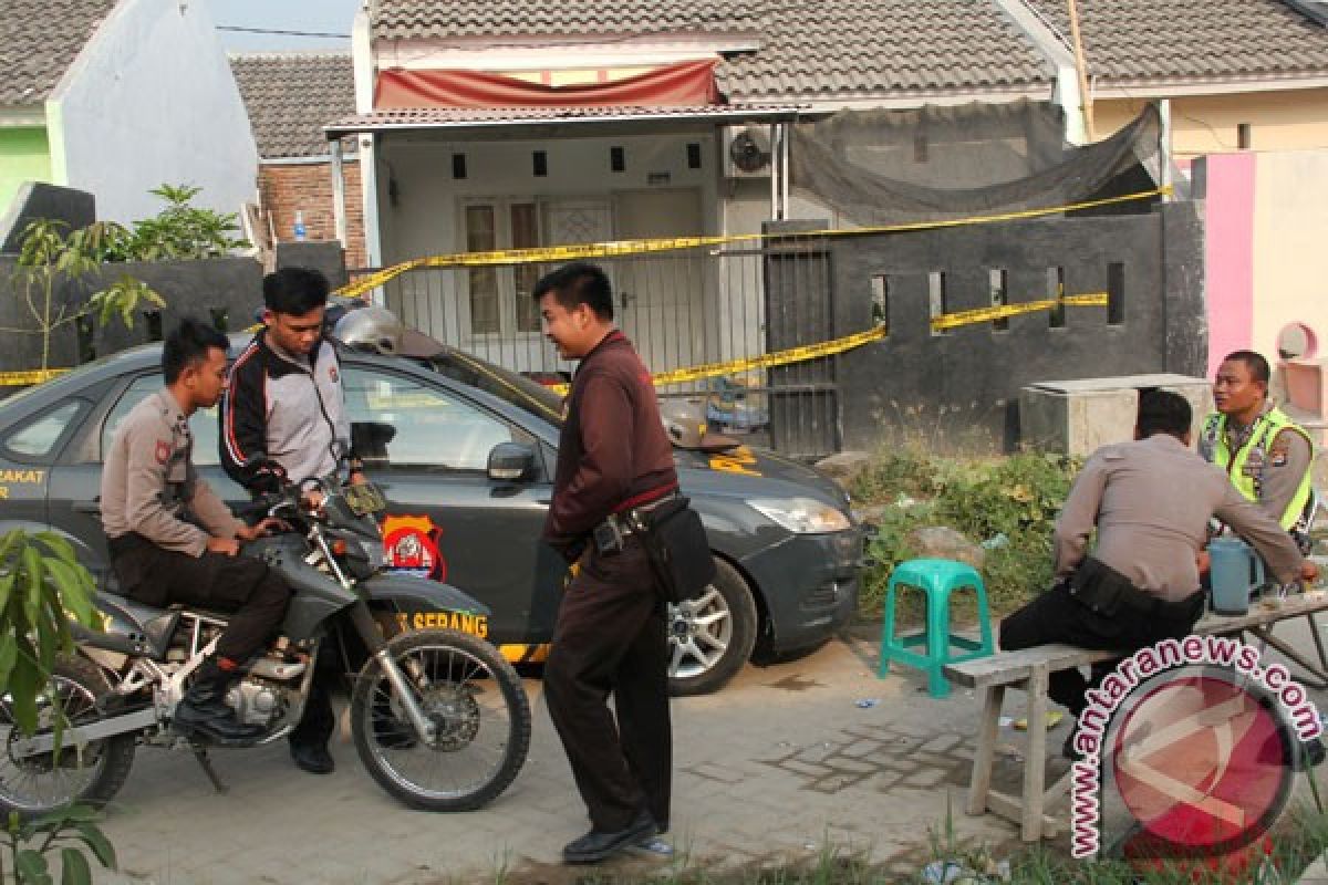 Polisi geledah rumah terkait bom Alam Sutera