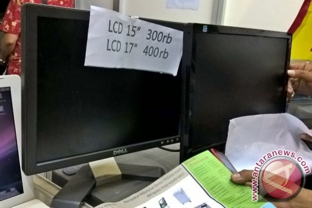 Berburu laptop dan LCD bekas Rp300.000 di Indocomtech