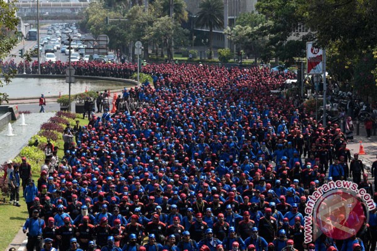 Wapres: buruh silakan demo dengan baik