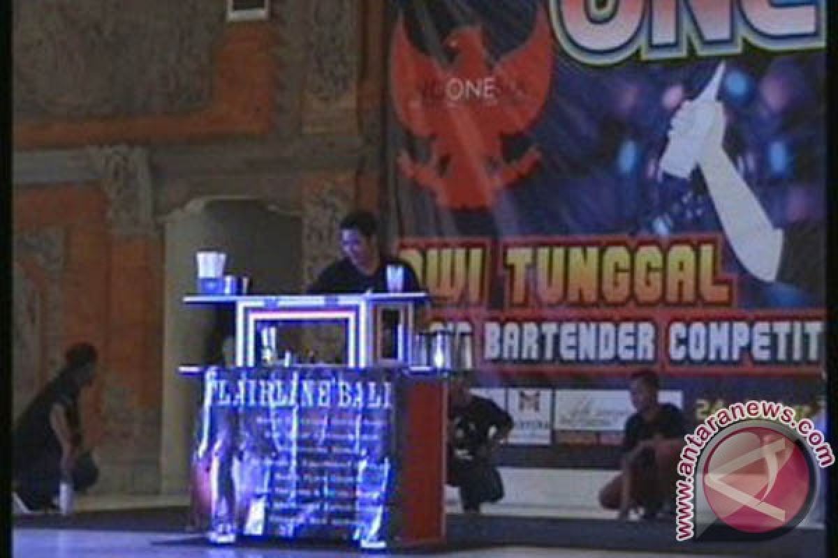 Siswa SMK Adu Bakat Kontes Bartender