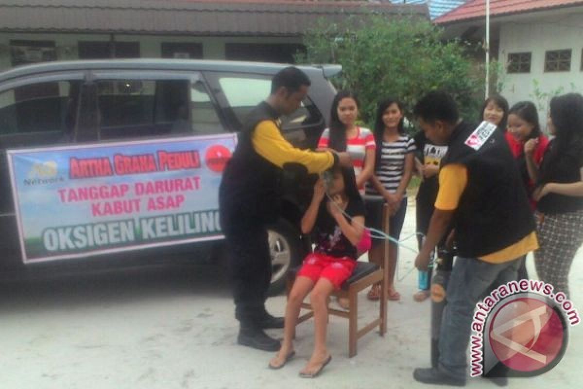 Satgas Artha Graha Berikan Layanan Oksigen Keililing