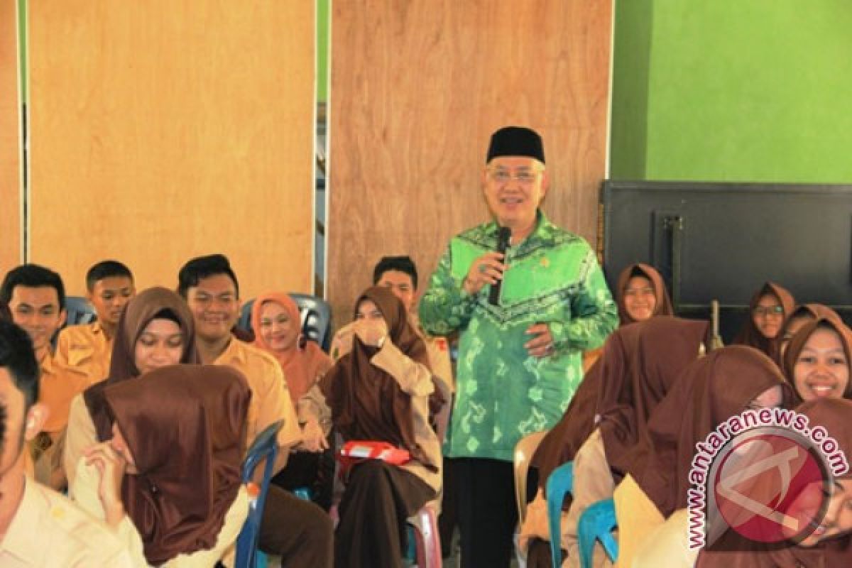 Anggota DPD Kunjungi Sekolah Tanamkan Cinta Bangsa 