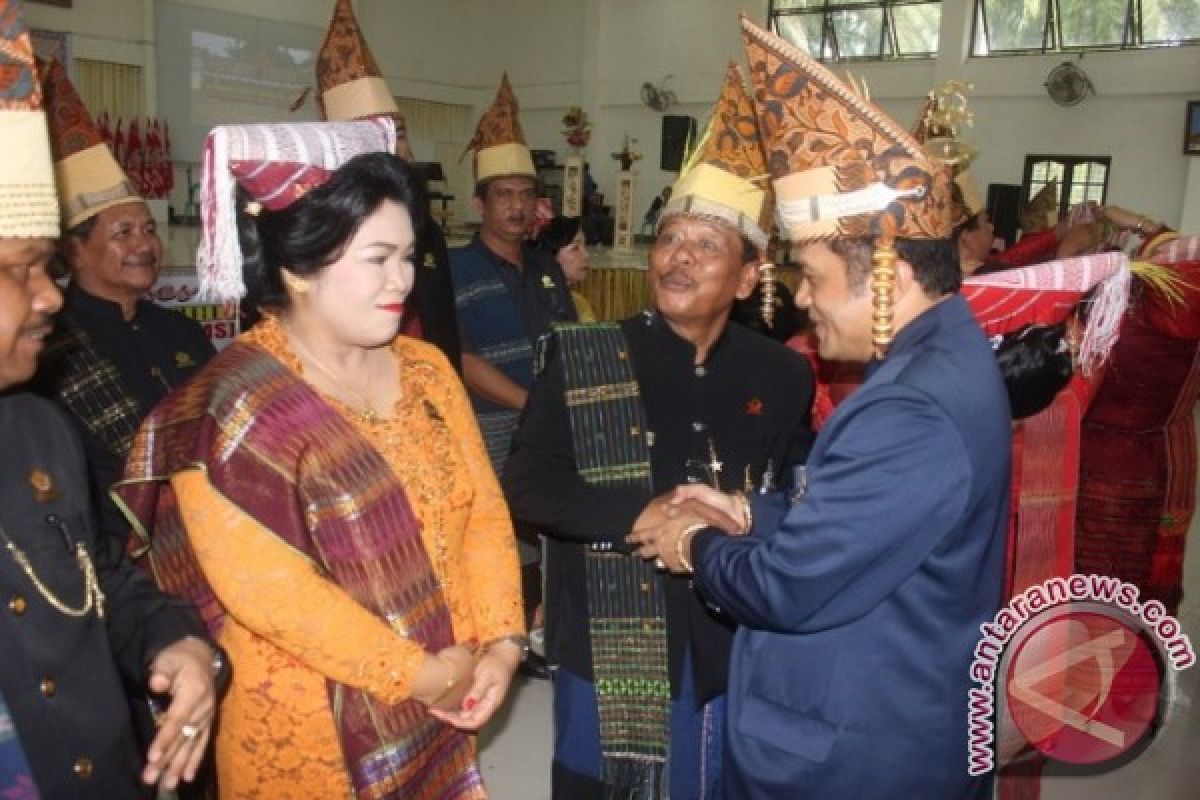 PNS Pematangsiantar Berseragam Batik Simalungun 2016