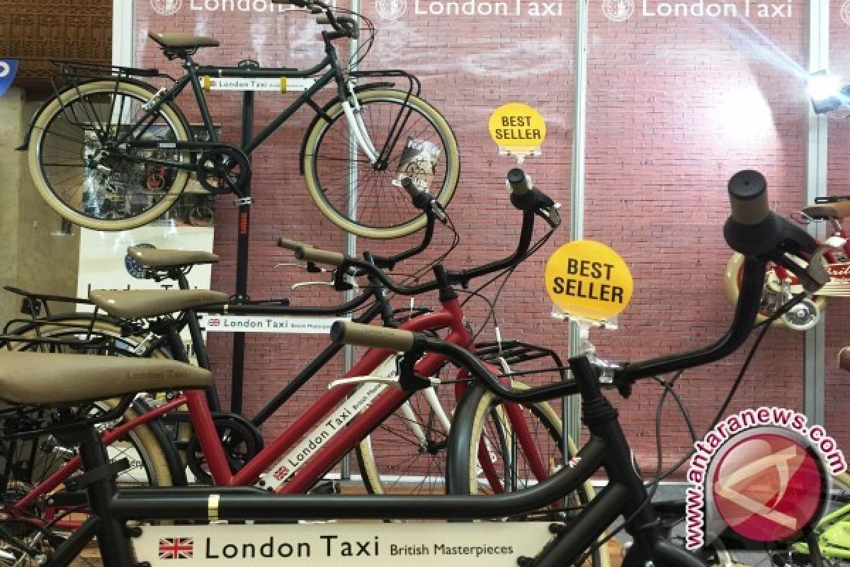 Sepeda London Taxi dan Ferrari Ikut Mejeng di JAS 2015