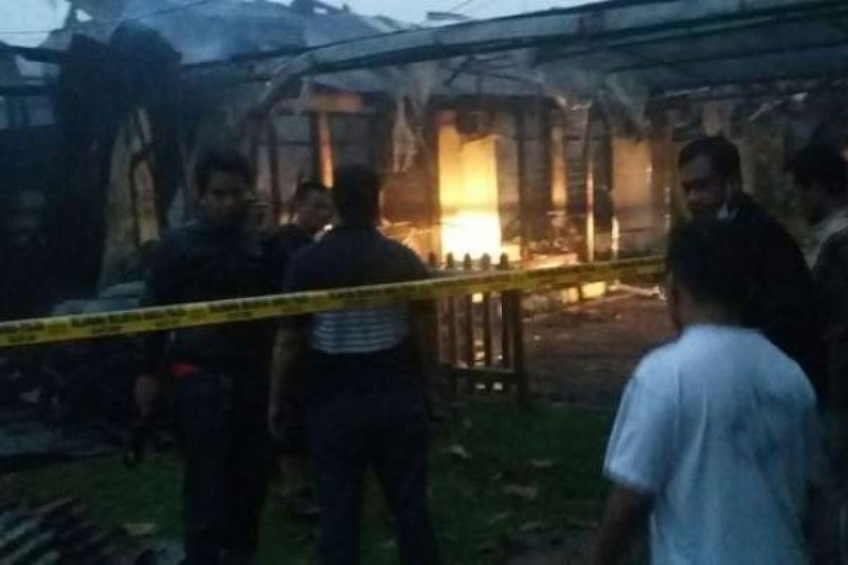 Asrama Mako Brimob Polda Riau Terbakar