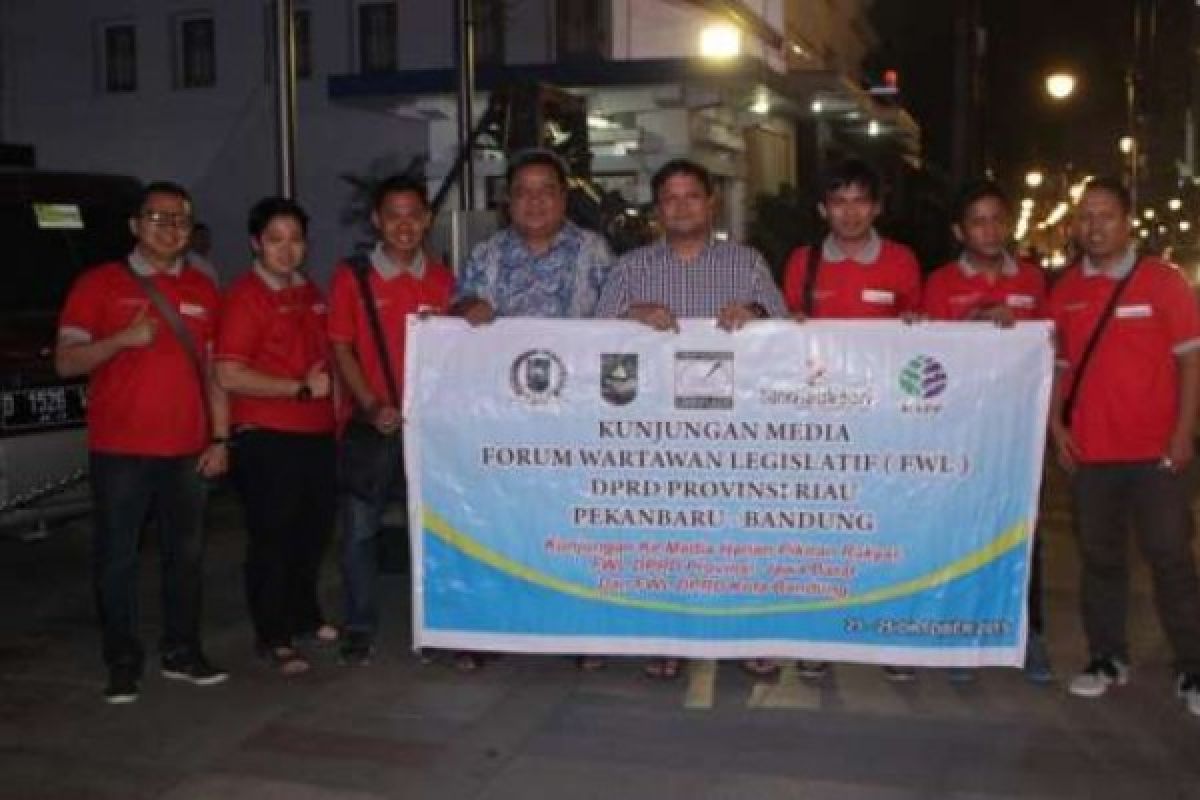 FWL DPRD Riau Kunjungan Media ke Pikiran Rakyat Bandung