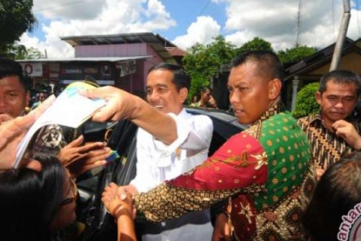 Presiden Shalat Jumat Bersama Ribuan Warga Bangkinang