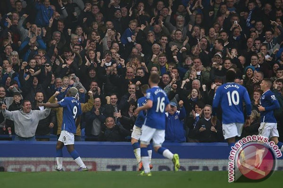 Everton hancurkan Sunderland berkat trigol Kone