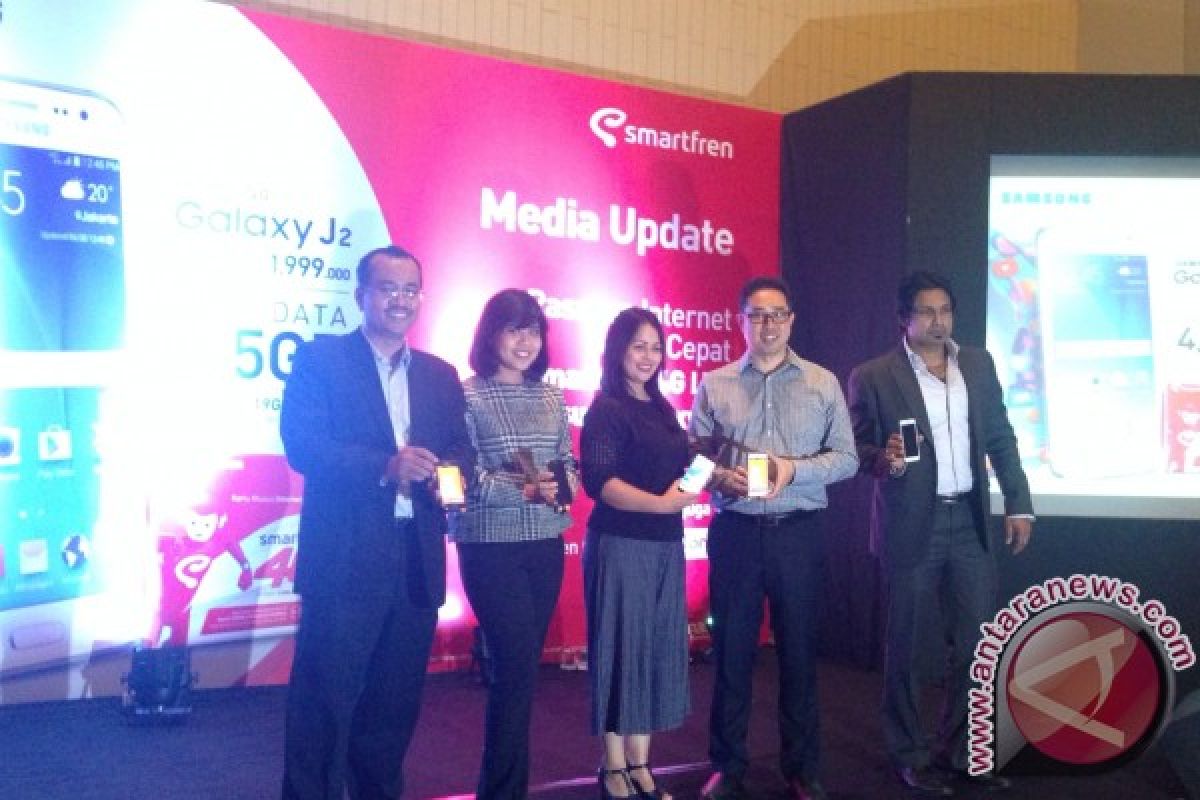 Smartfren padukan 4G LTE dengan Samsung Galaxy J2