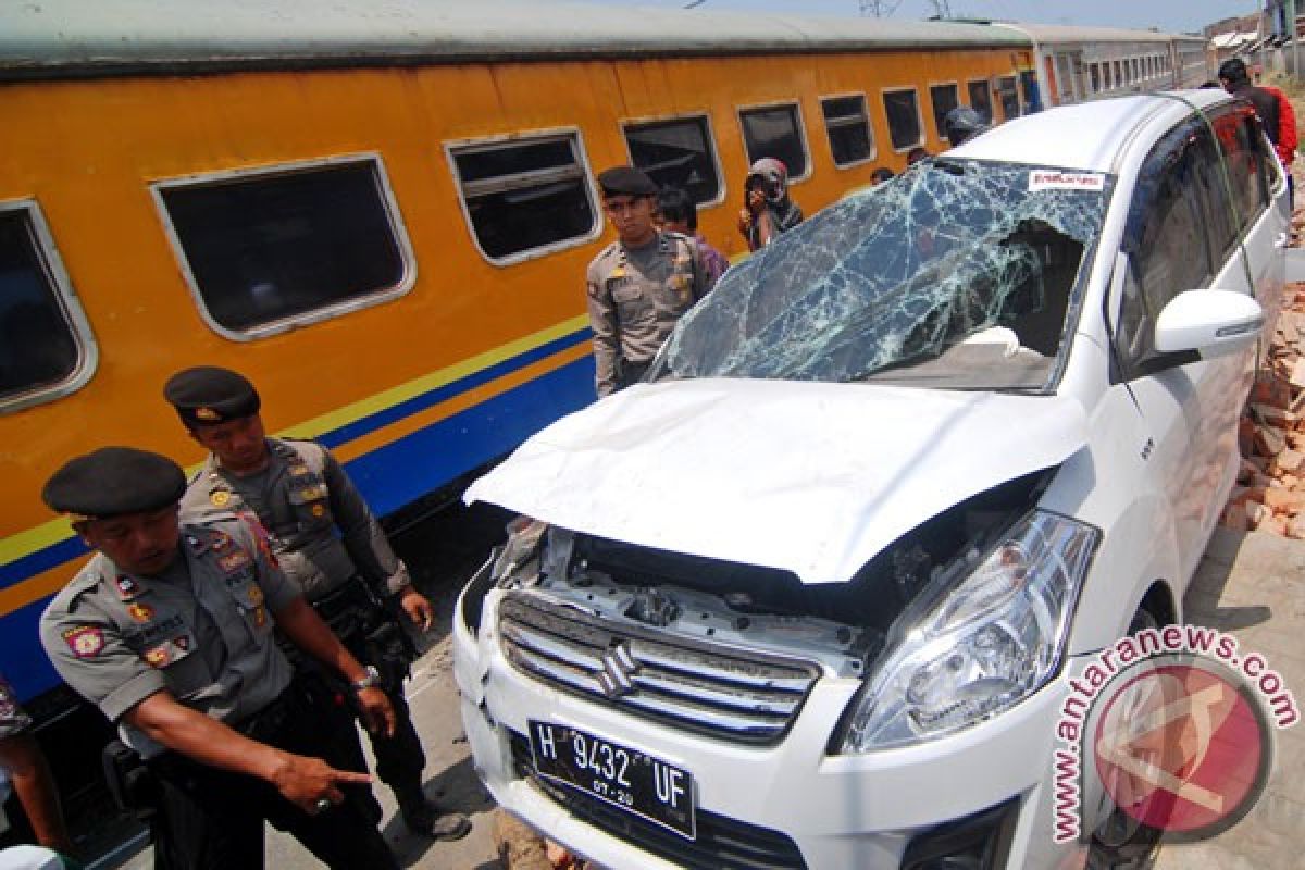 Tiga orang tewas tertabrak Kereta Api Doho