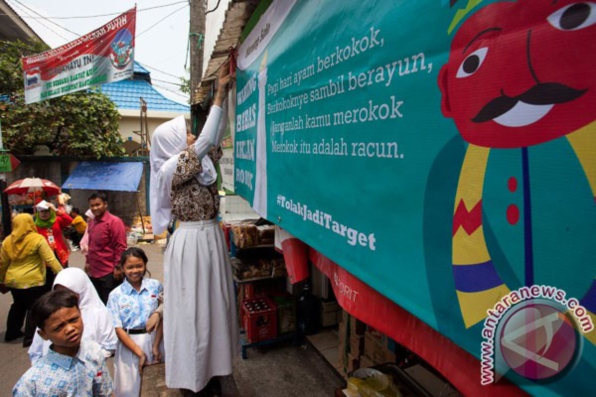 Delapan sekolah di Bekasi dan Tangerang Selatan turunkan iklan rokok