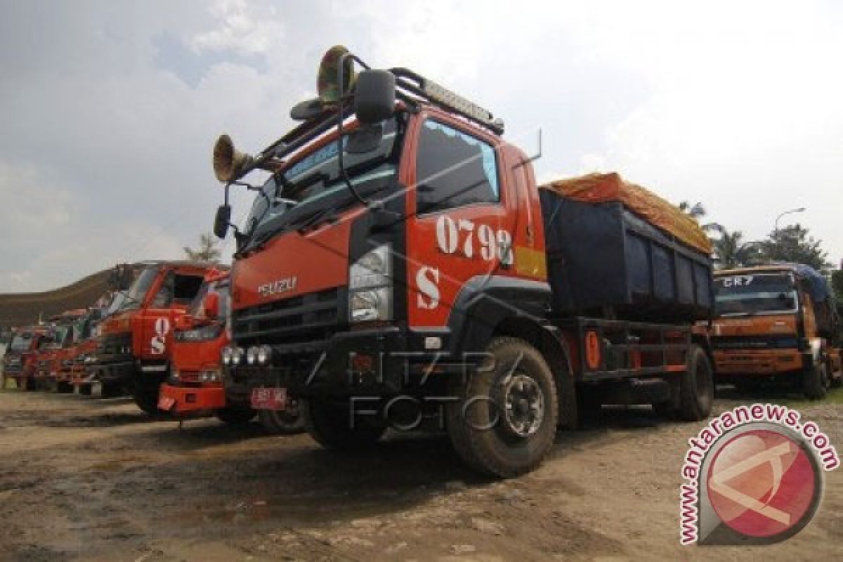 Bekasi Uji Coba GPS Truk Sampah