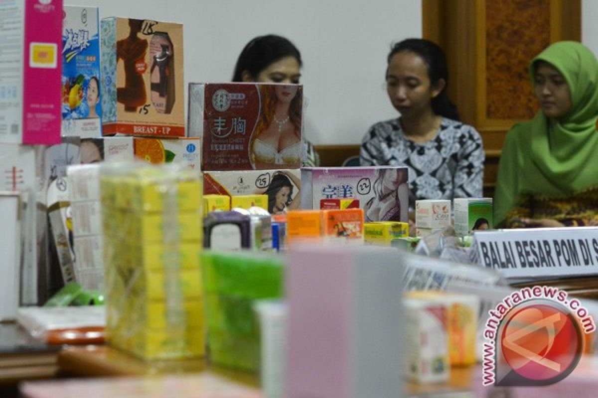 14.680 kosmetik berbahaya disita di Ambon