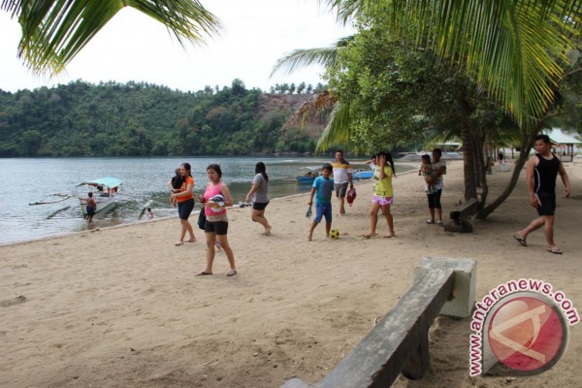 Lakban Beach becomes popular destination for local people to exercise