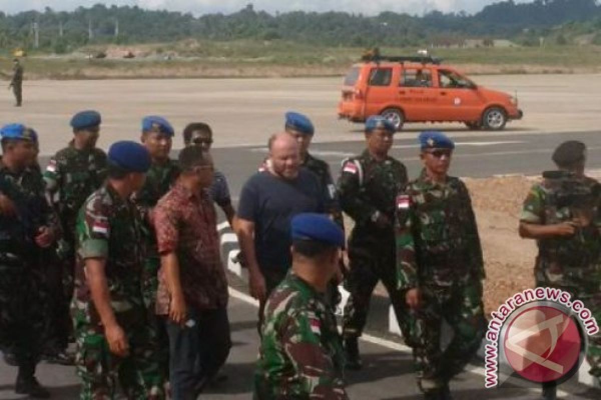 TNI AU Paksa Turun Pesawat Asing di Tarakan