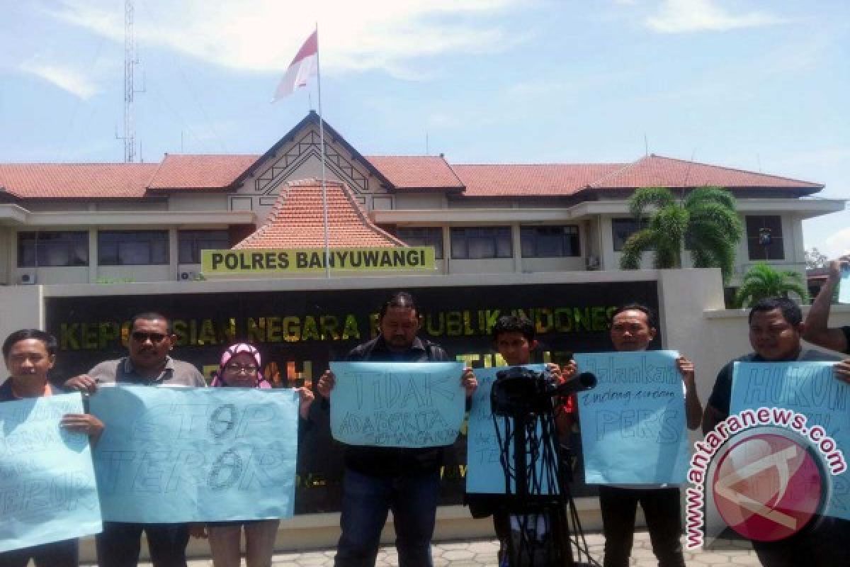 Jurnalis Banyuwangi Aksi Solidaritas Kasus Teror Wartawan Lumajang 