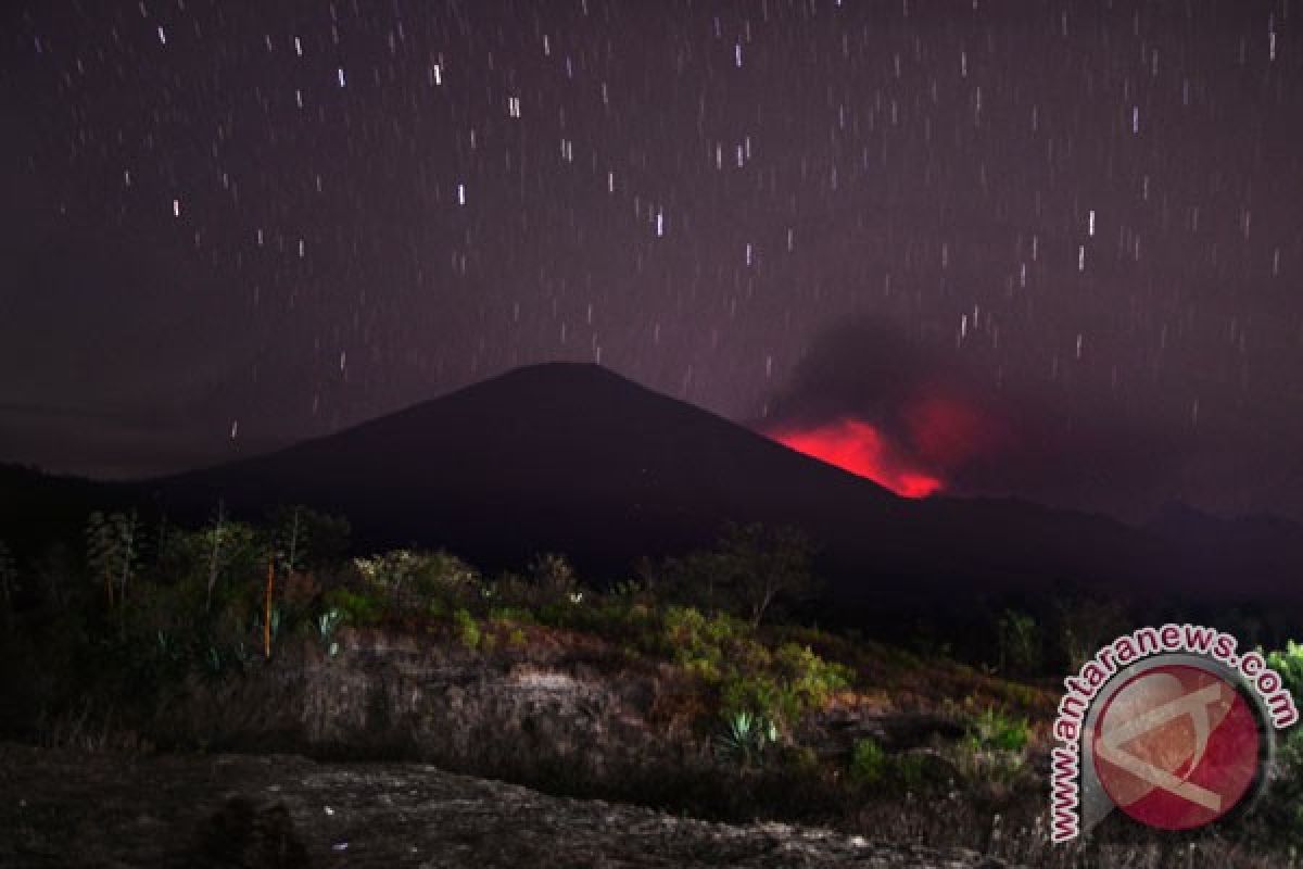 Aktivitas anak Gunung Rinjani terus meningkat