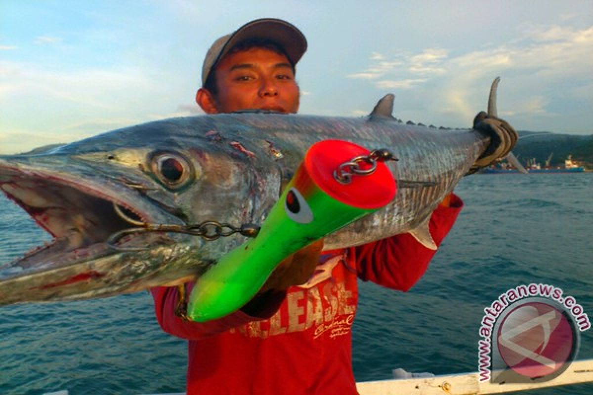 Pemancing Ikan Tenggiri Menang Lomba Tradisional