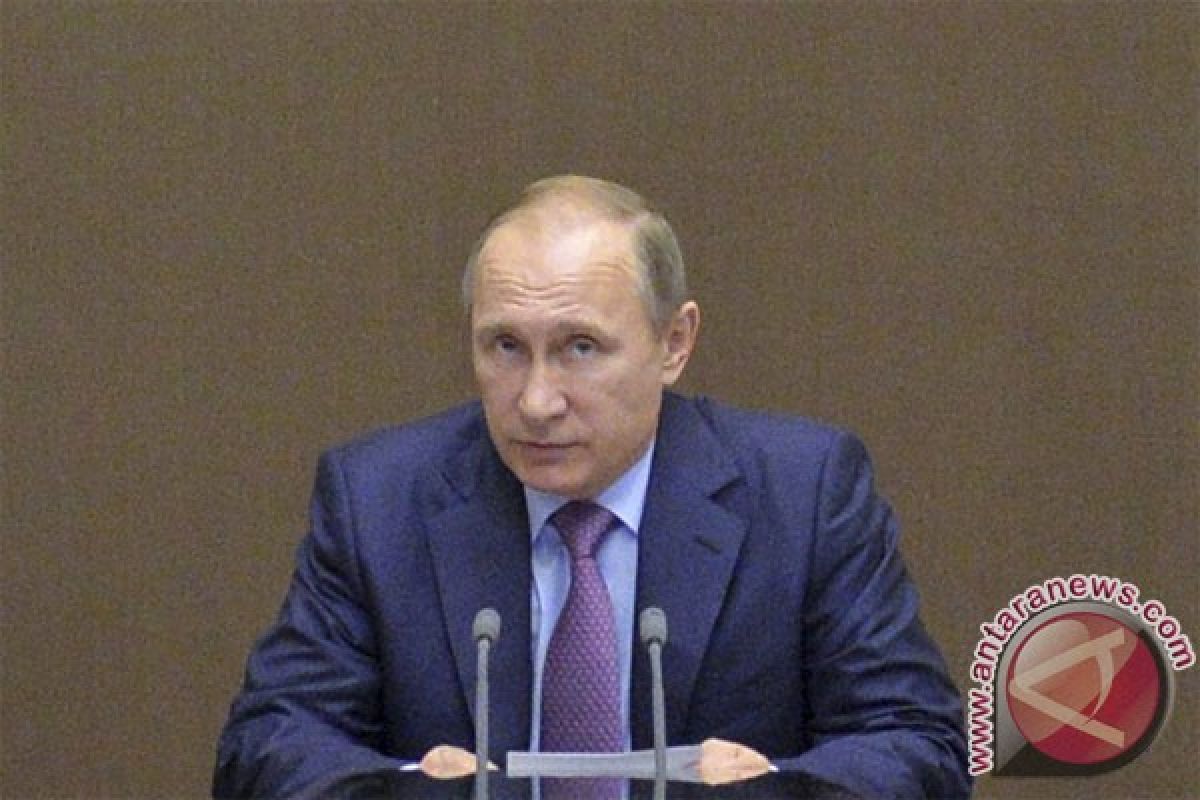 Polisi bersenjata Rusia geledah kantor-kantor pengeritik Putin