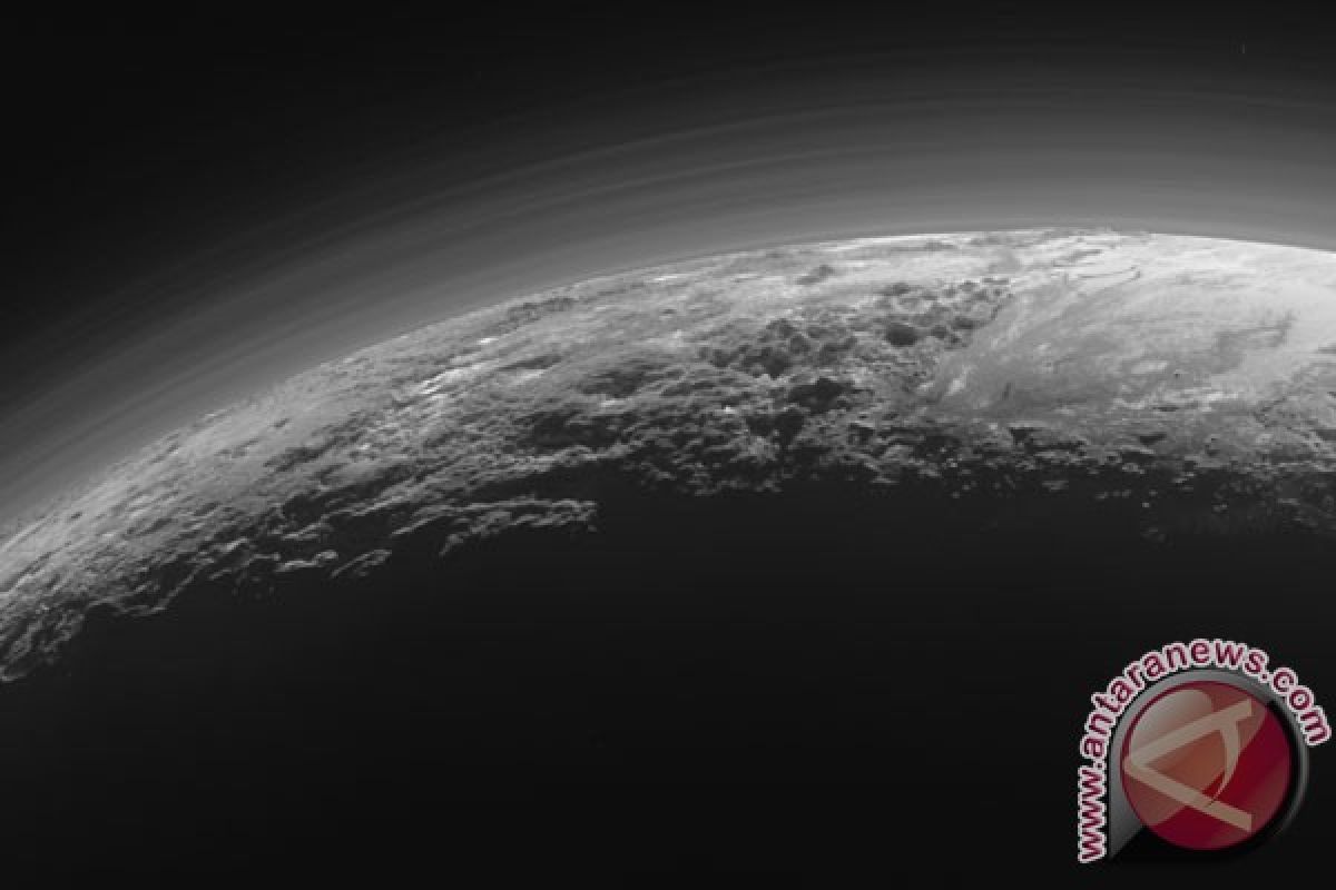 Pluto Punya Gunung Api Es