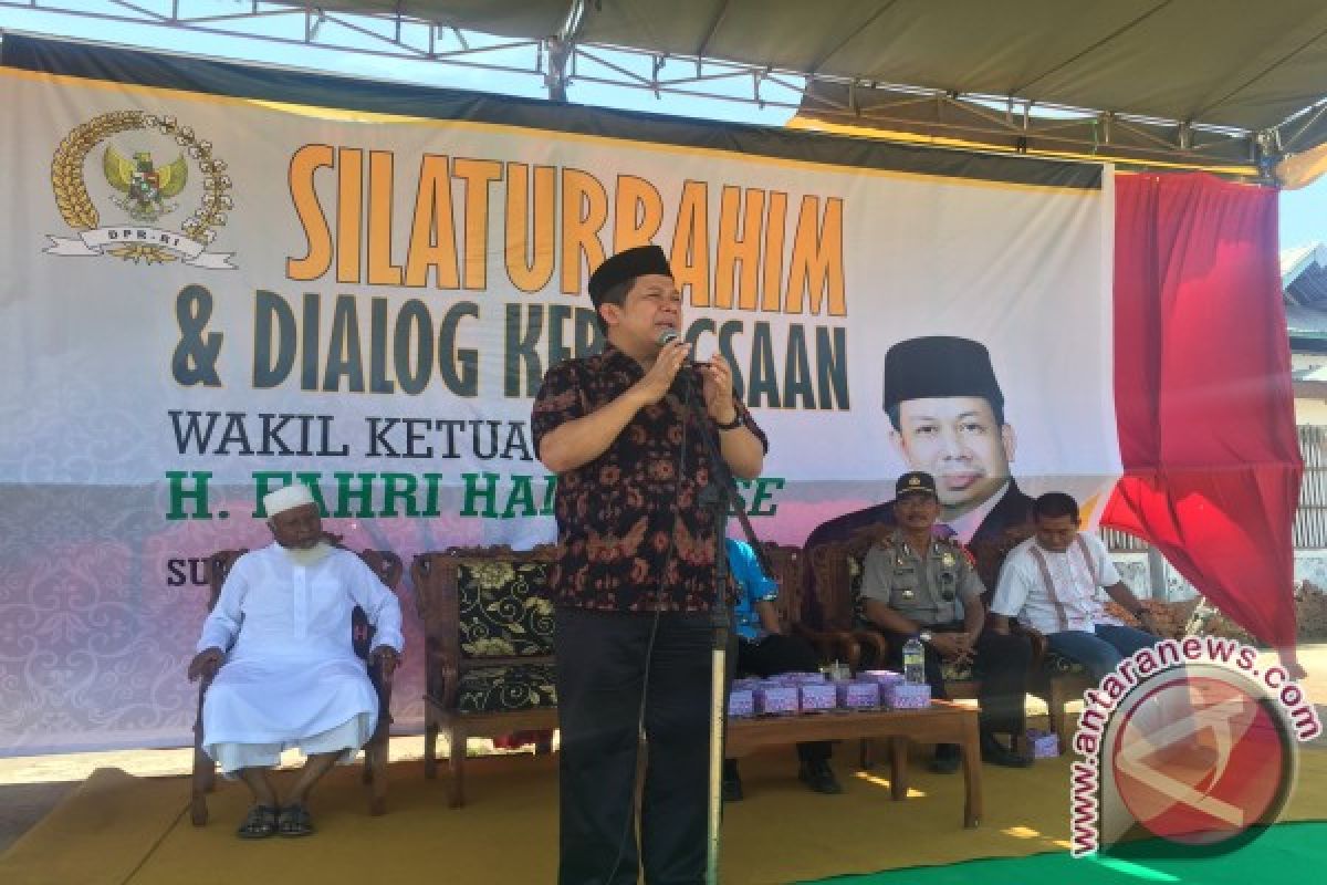 Fahri Hamzah bahas dana desa di Sumbawaâ€Ž