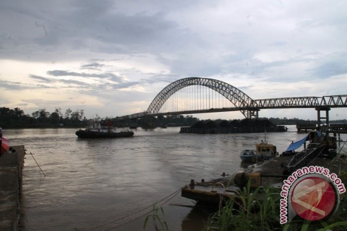 Ini saran DPRD Kalteng cegah tongkang tabrak jembatan