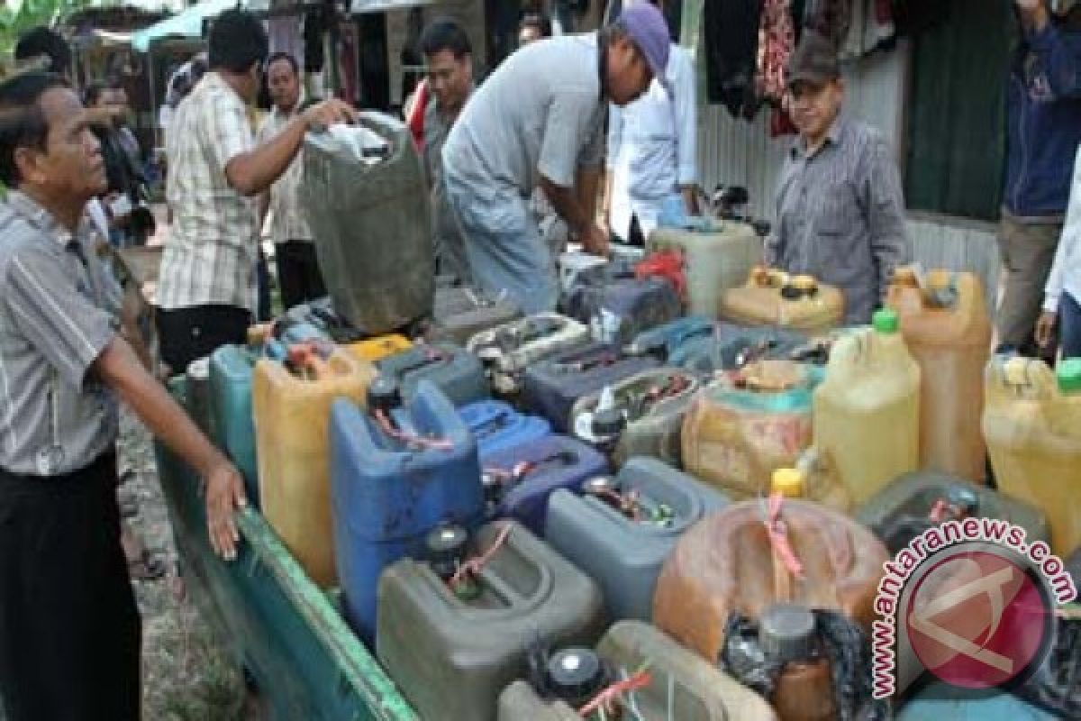 Police Seized 3.6 Tons Kerosene Hoarder