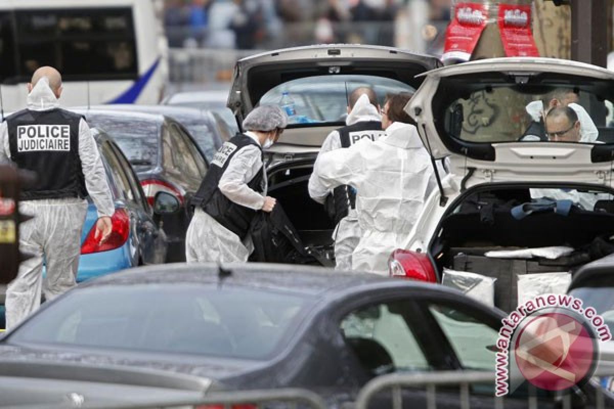 TEROR PARIS - Polisi temukan mobil ketiga diduga terkait serangan Paris