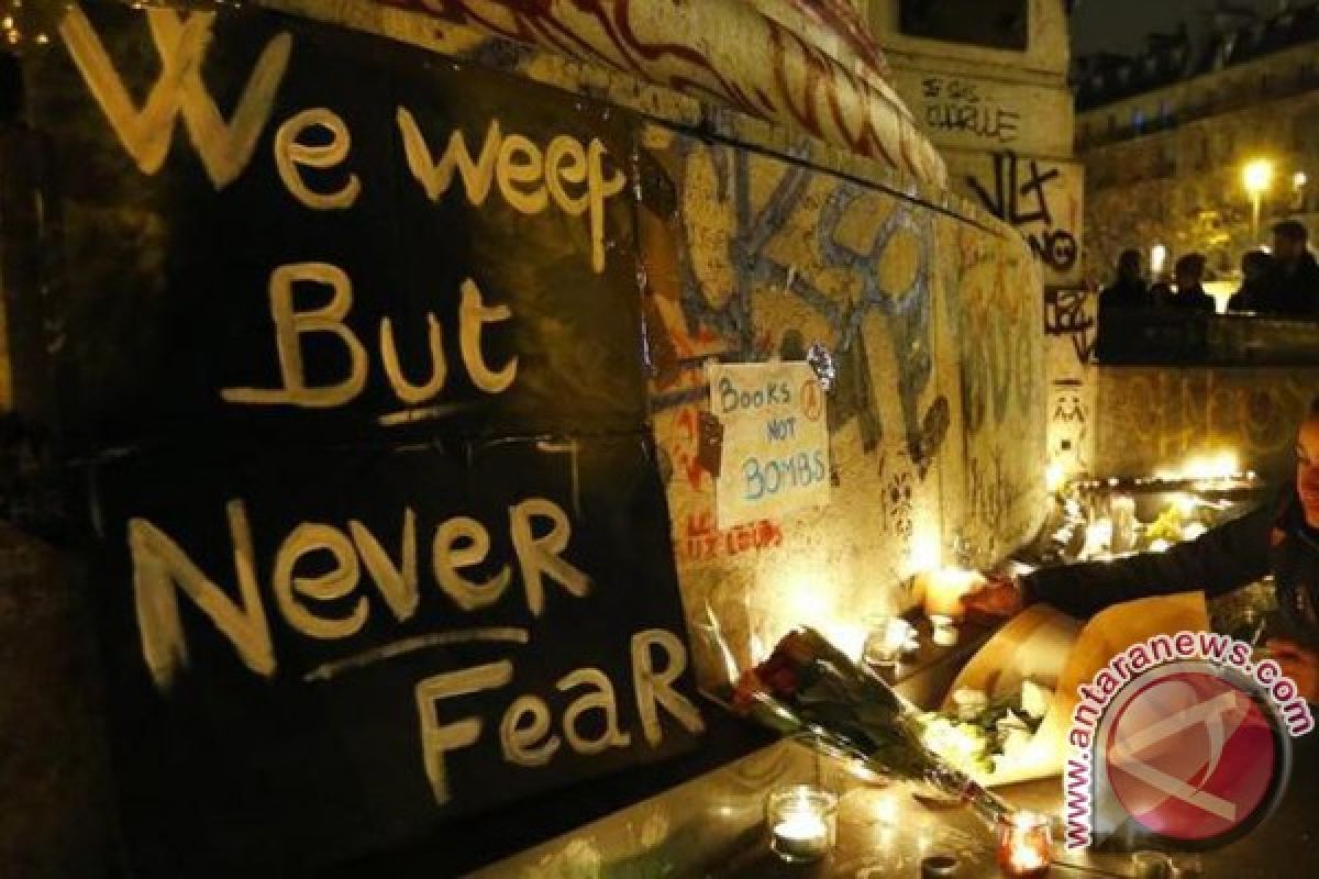 TEROR PARIS - Muslim Italia teriak, "jangan atas namakan Islam"