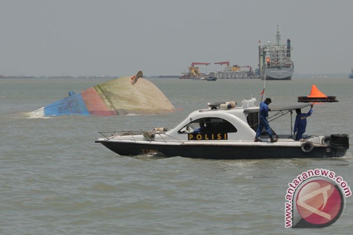 25 korban kapal tenggelam dirawat di rumah sakit