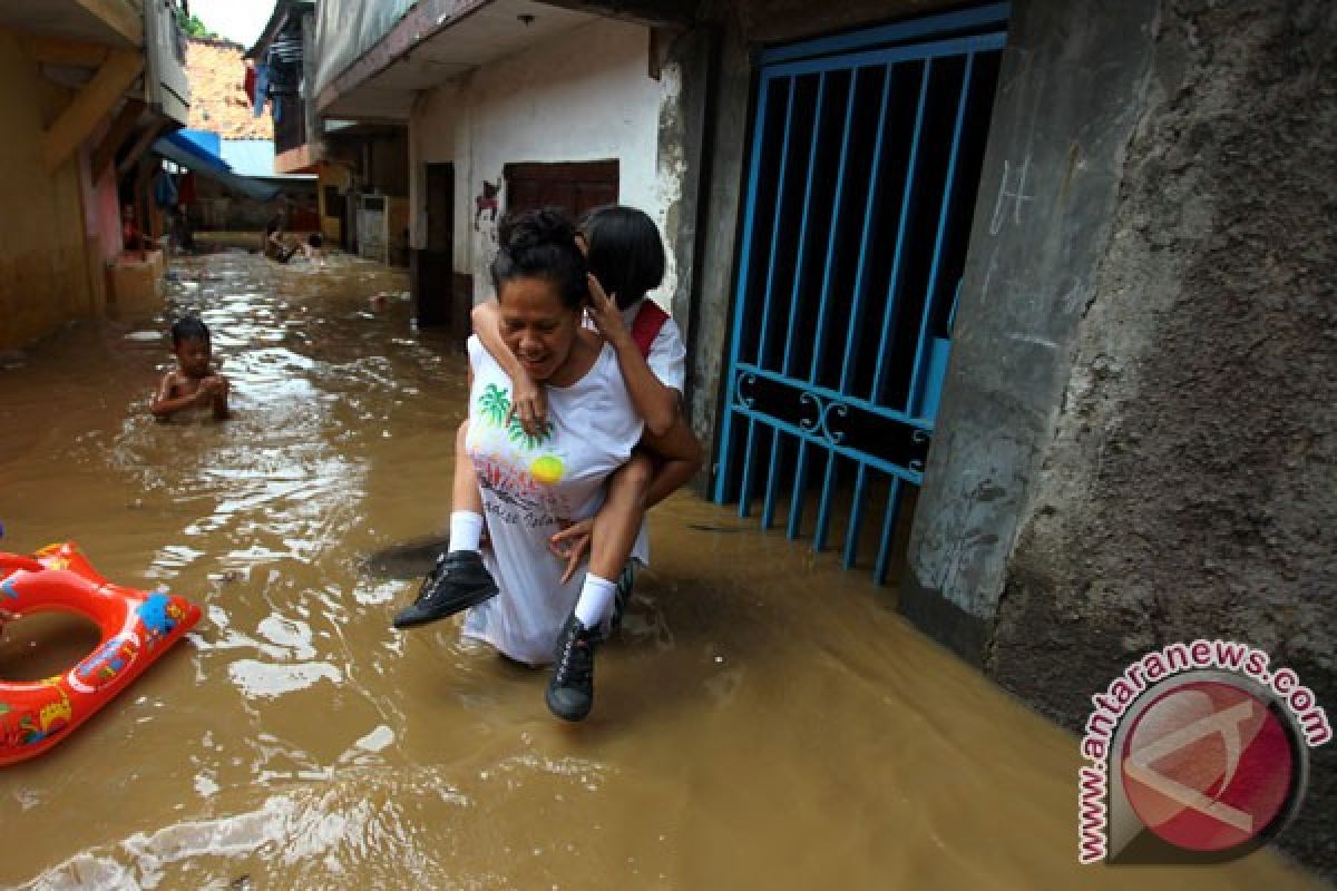 Sejumlah wilayah di Jakarta tergenang setelah diguyur hujan