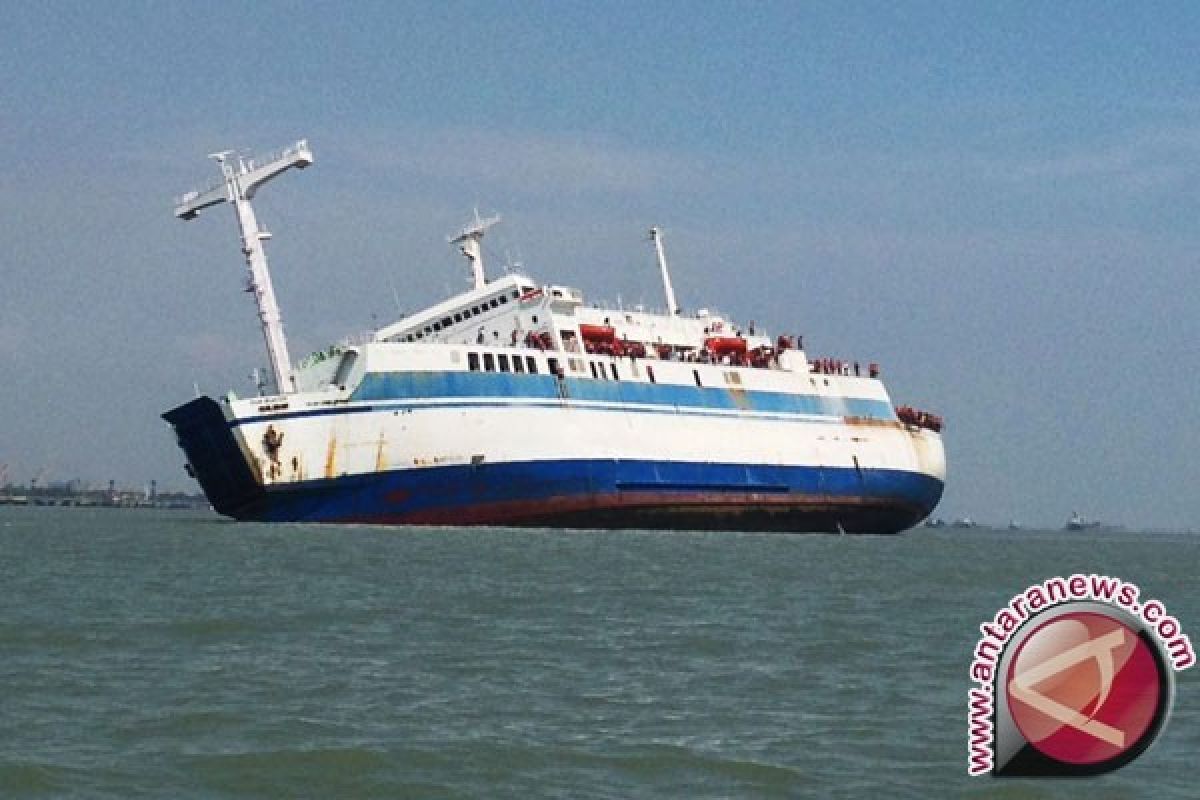  Pelindo III kerahkan 12 kapal evakuasi KM Wihan
