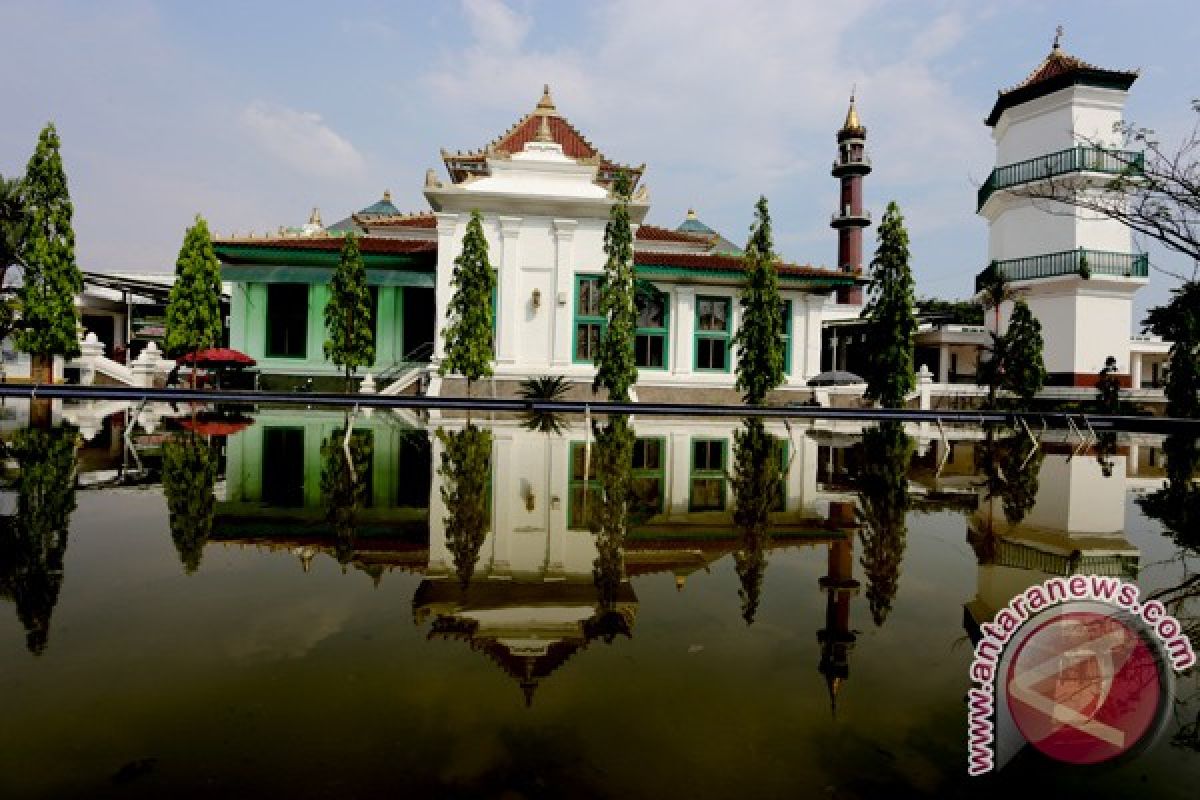 Kemenag Palembang legalisasi  987 pengurus masjid