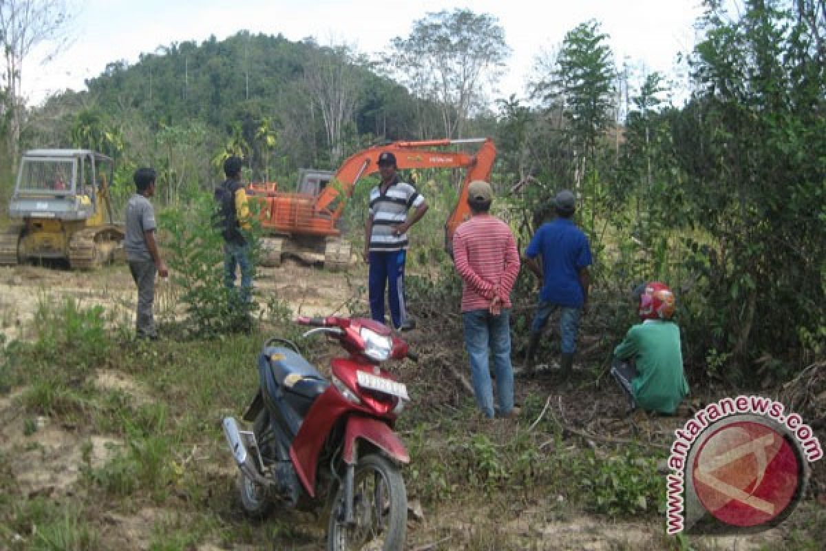 Warga Tolak Aktifitas Perkebunan Sawit PT.Merbau