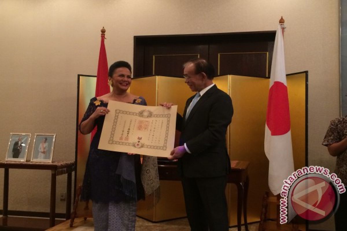 Christine Hakim dianugerahi bintang jasa oleh Pemerintah Jepang  