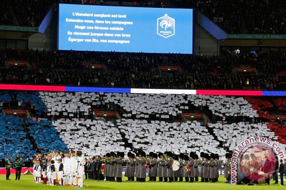 Serba Prancis di Wembley demi solidaritas Paris