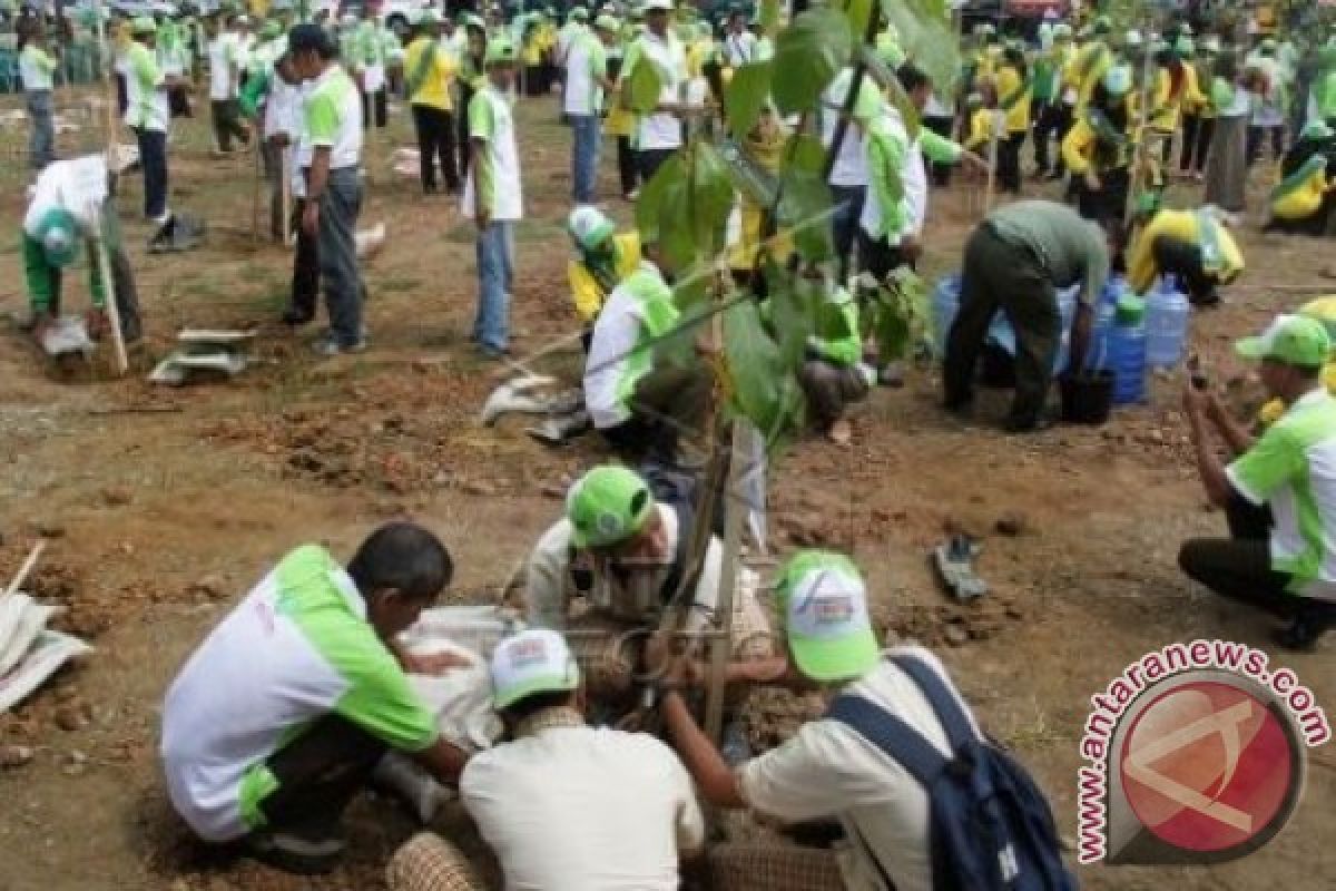 Pemkot Kendari peringati hari menanam pohon  2018