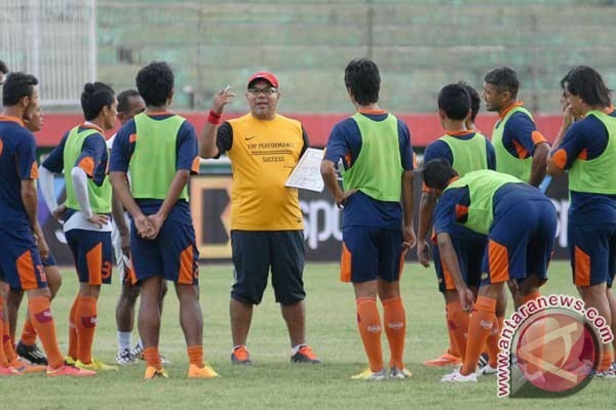 Borneo FC Kembali Kontrak Pelatih Iwan Setiawan