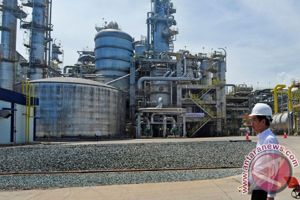 President Jokowi inaugurates biggest fertilizer plant in SE Asia