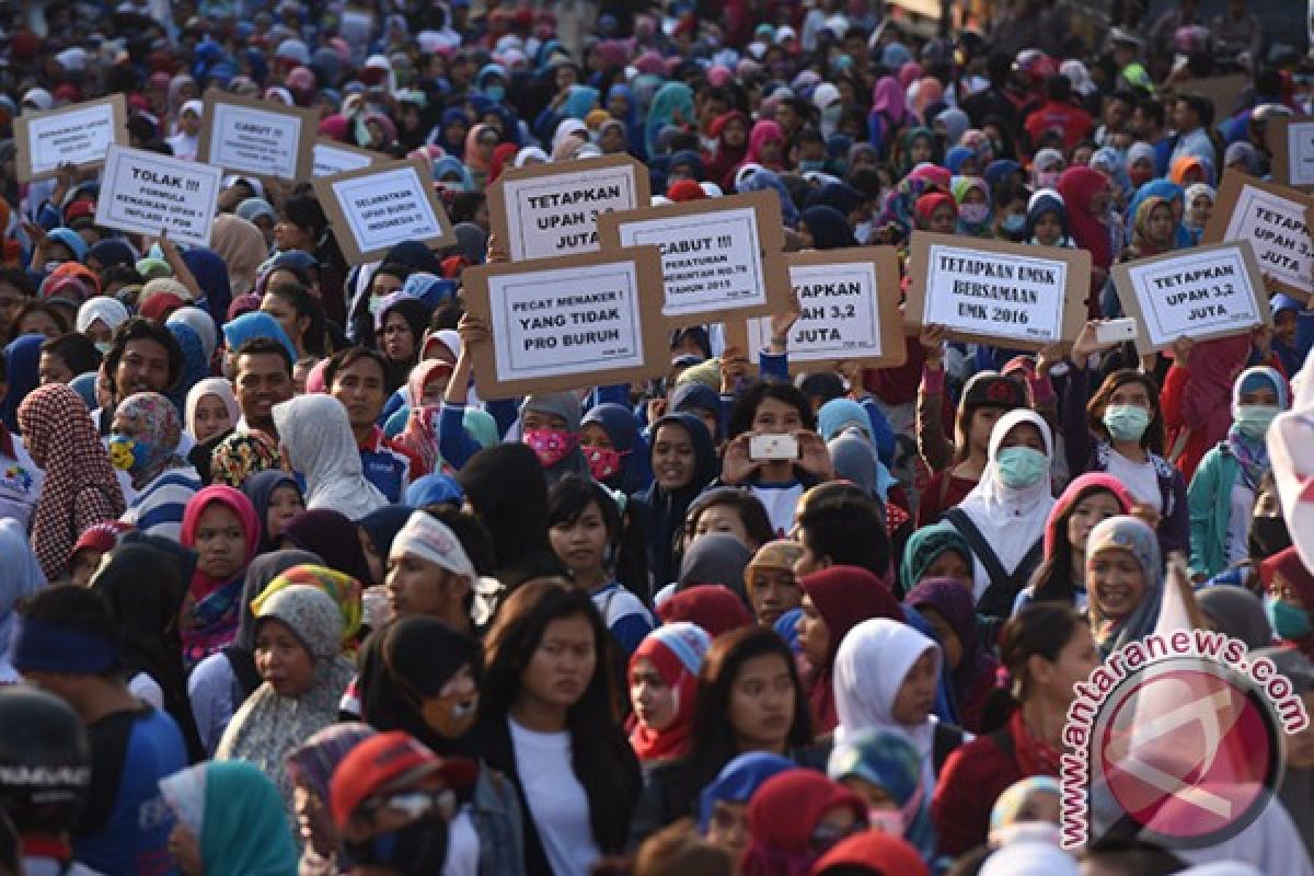 Buruh Jatim Terima Hasil Penetapan UMK 2016