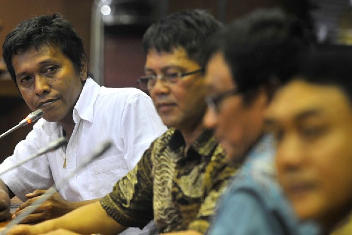 Adian mengklaim Jokowi tak mau Ahok calon independen