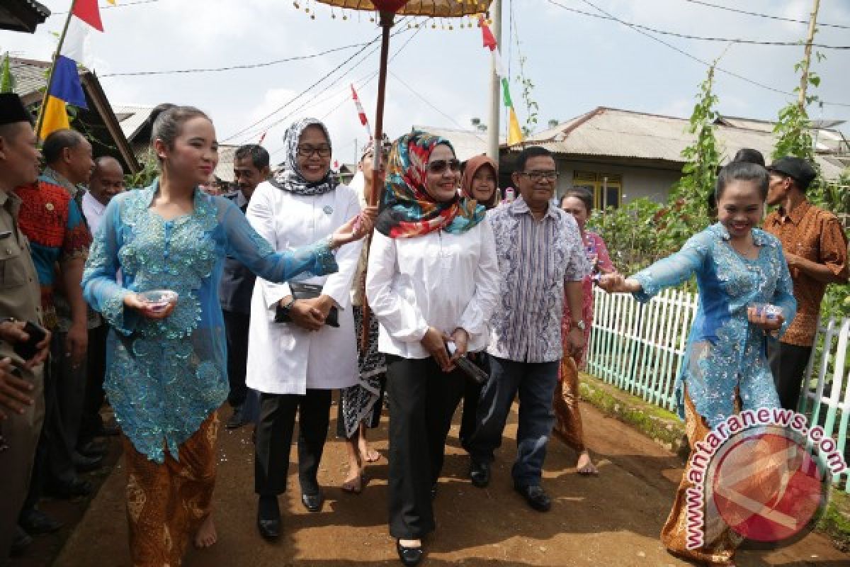 Dewi Rano Ajak Wanita Berperan Tingkatkan Kesejahteraan Masyarakat