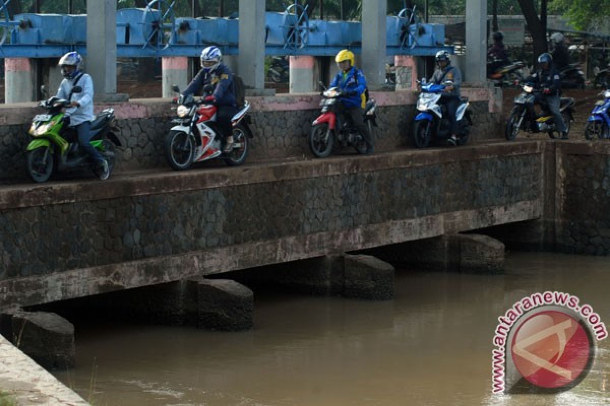 Pemkab Tangerang lebarkan jalan Legok-Karawaci