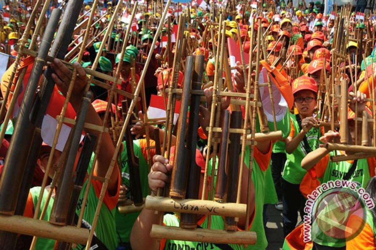 Universitas La Sapienza, KBRI Roma undang Tim Rumah Angklung lokakarya