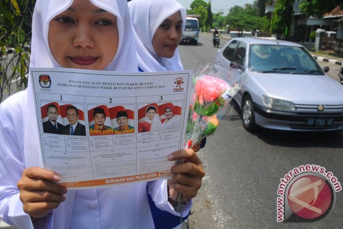 Orangtua diharap serahkan pilihan Pilkada serentak ke anak