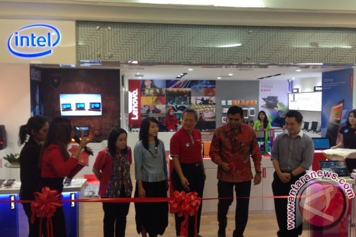 Lenovo Buka Flagship Store Pertama di Jakarta