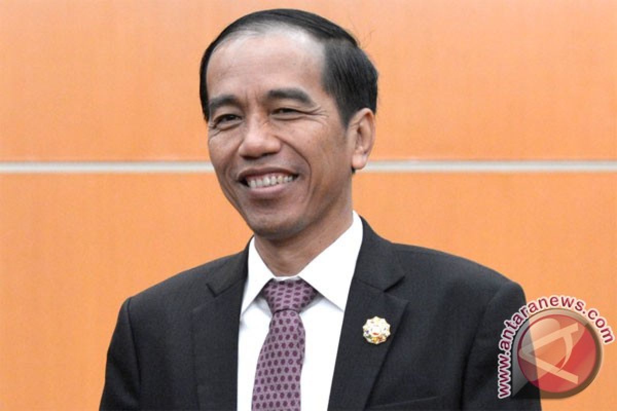 Jokowi kaget bertemu gurunya di Istana pada Hari Guru
